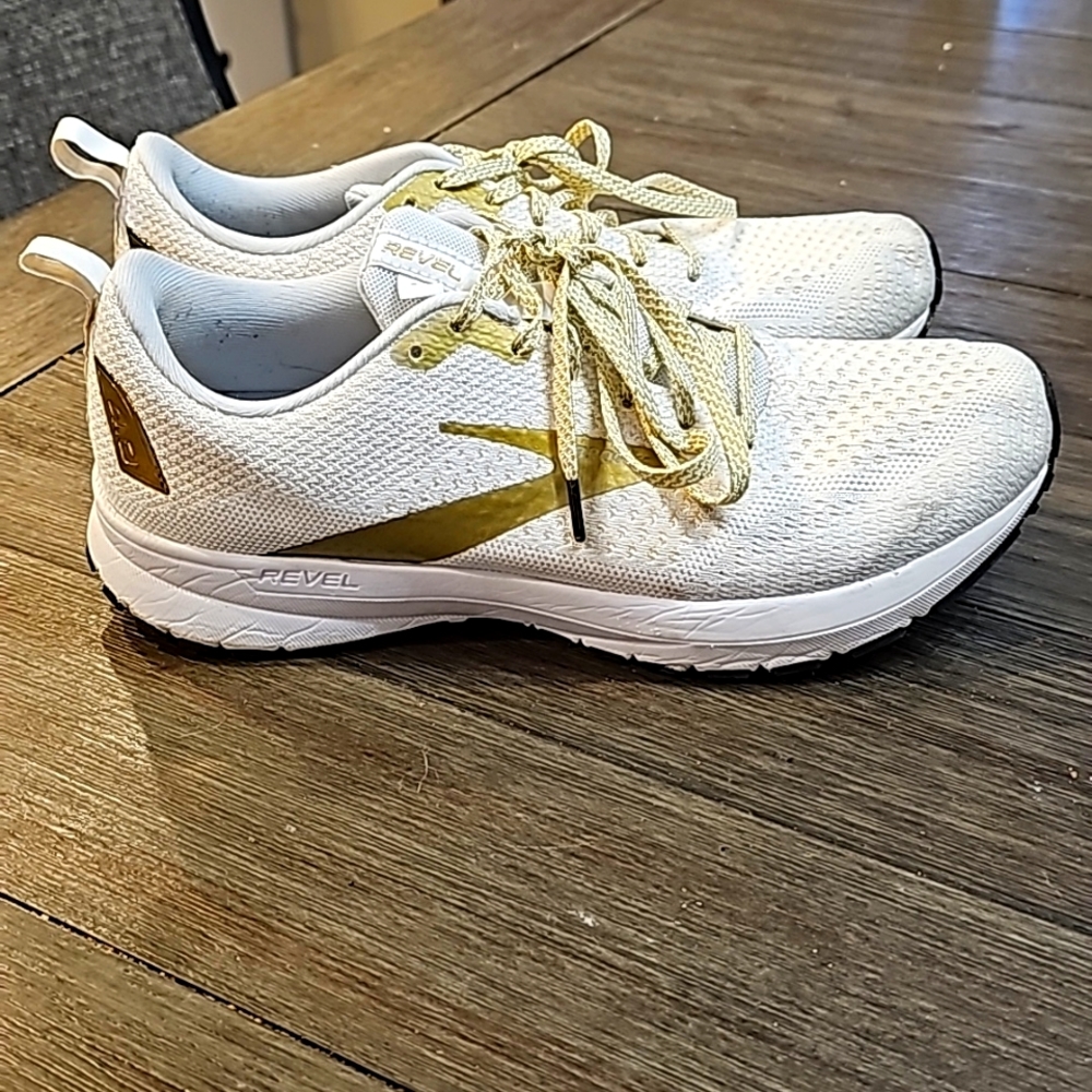 Brooks Revel 4 Victory Women's 10